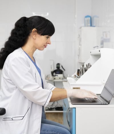 close-up-dentist-their-clinic